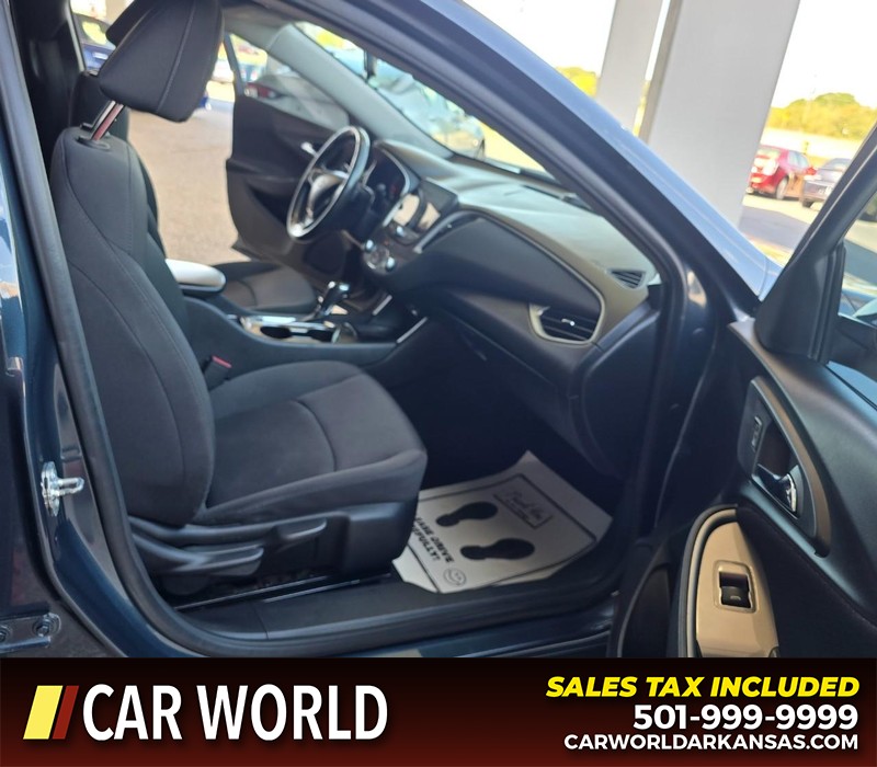 Chevrolet Malibu Vehicle Full-screen Gallery Image 27