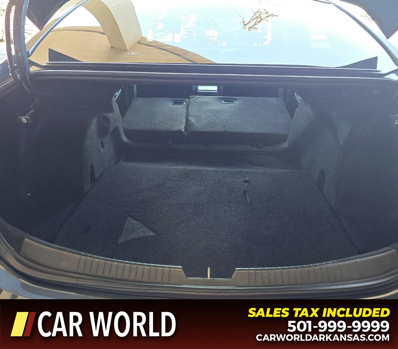 Chevrolet Malibu Vehicle Full-screen Gallery Image 30