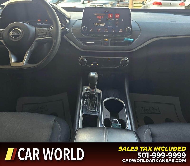 Nissan Altima Vehicle Full-screen Gallery Image 18