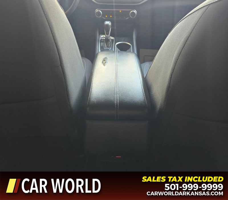 Nissan Altima Vehicle Full-screen Gallery Image 19