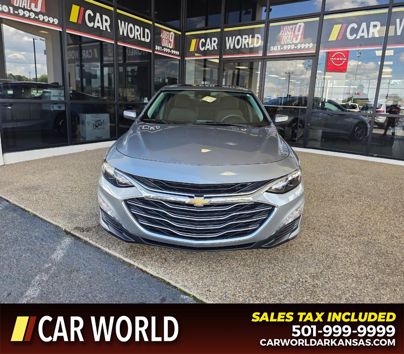 Chevrolet Malibu Vehicle Full-screen Gallery Image 2