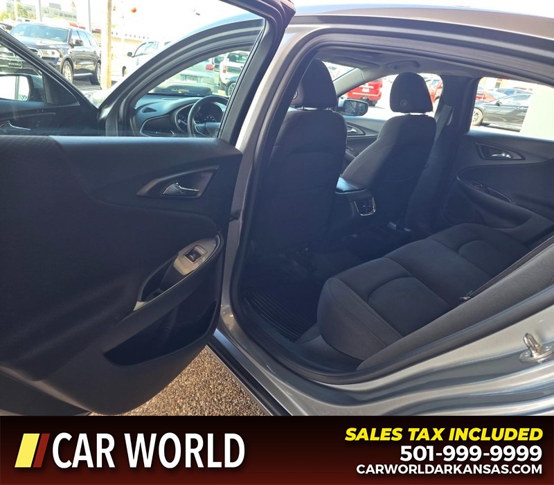 Chevrolet Malibu Vehicle Full-screen Gallery Image 9