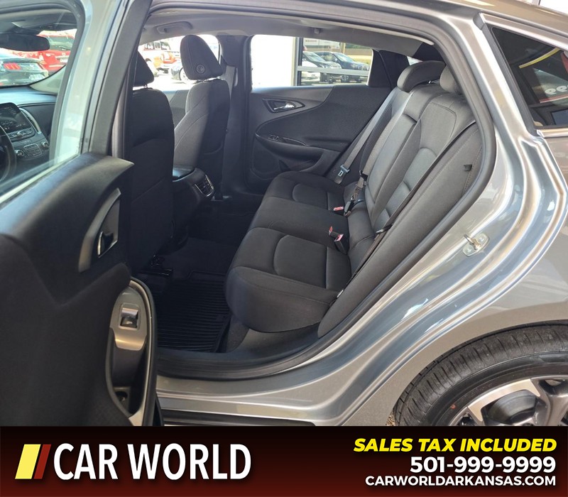 Chevrolet Malibu Vehicle Full-screen Gallery Image 10