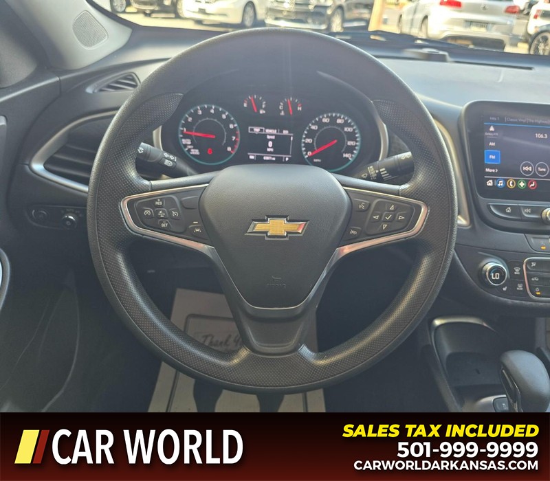 Chevrolet Malibu Vehicle Full-screen Gallery Image 15