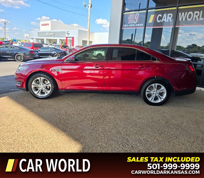 Ford Taurus Vehicle Full-screen Gallery Image 4