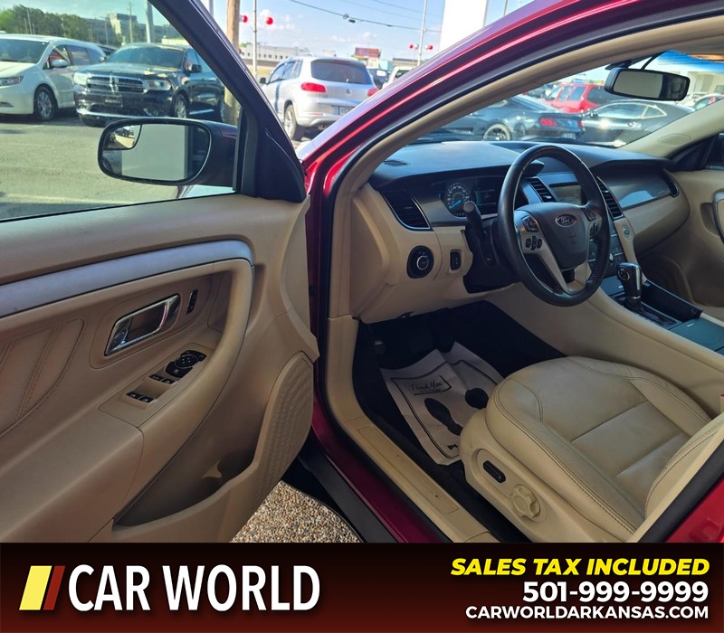 Ford Taurus Vehicle Full-screen Gallery Image 8