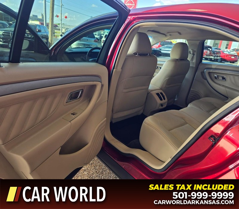 Ford Taurus Vehicle Full-screen Gallery Image 10