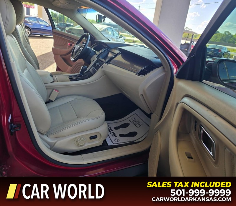 Ford Taurus Vehicle Full-screen Gallery Image 12