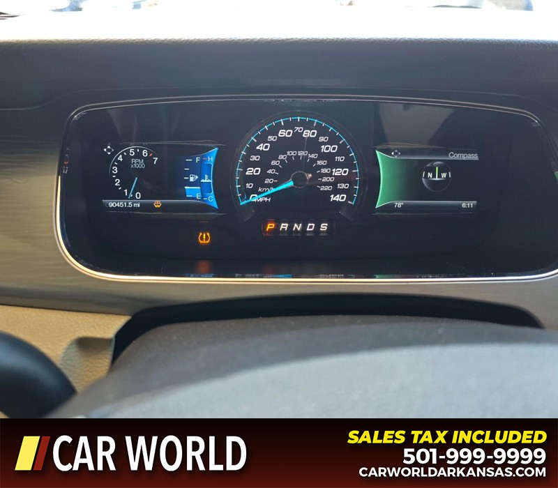 Ford Taurus Vehicle Full-screen Gallery Image 18