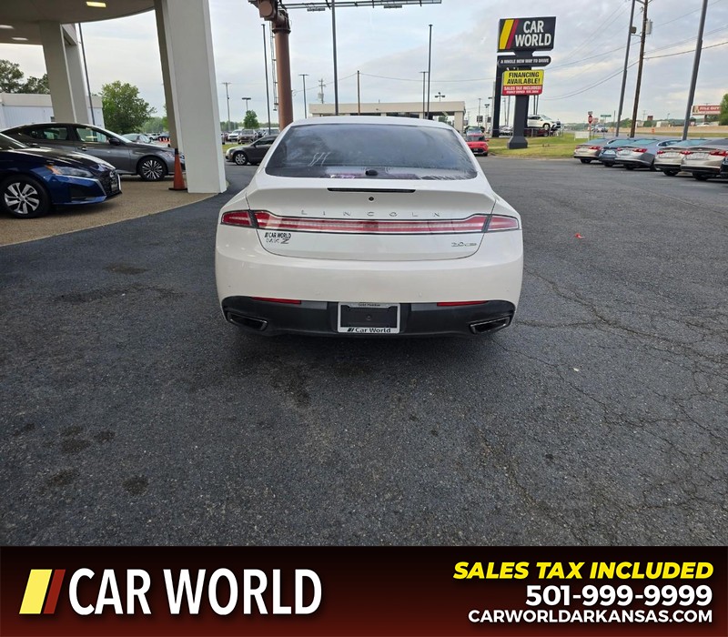 Lincoln MKZ Vehicle Full-screen Gallery Image 5