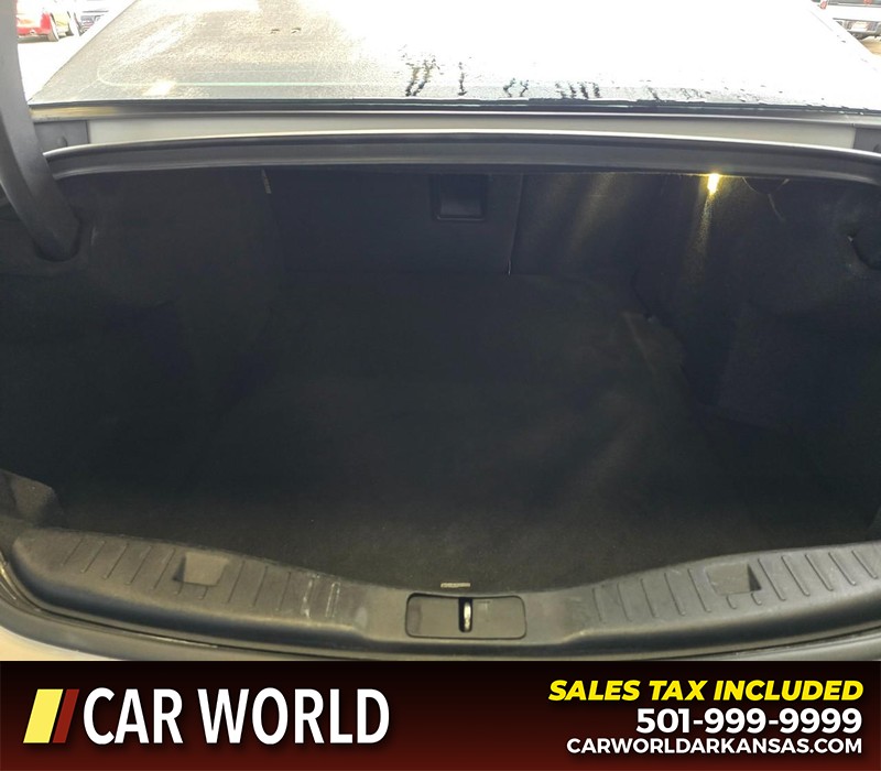 Lincoln MKZ Vehicle Full-screen Gallery Image 13