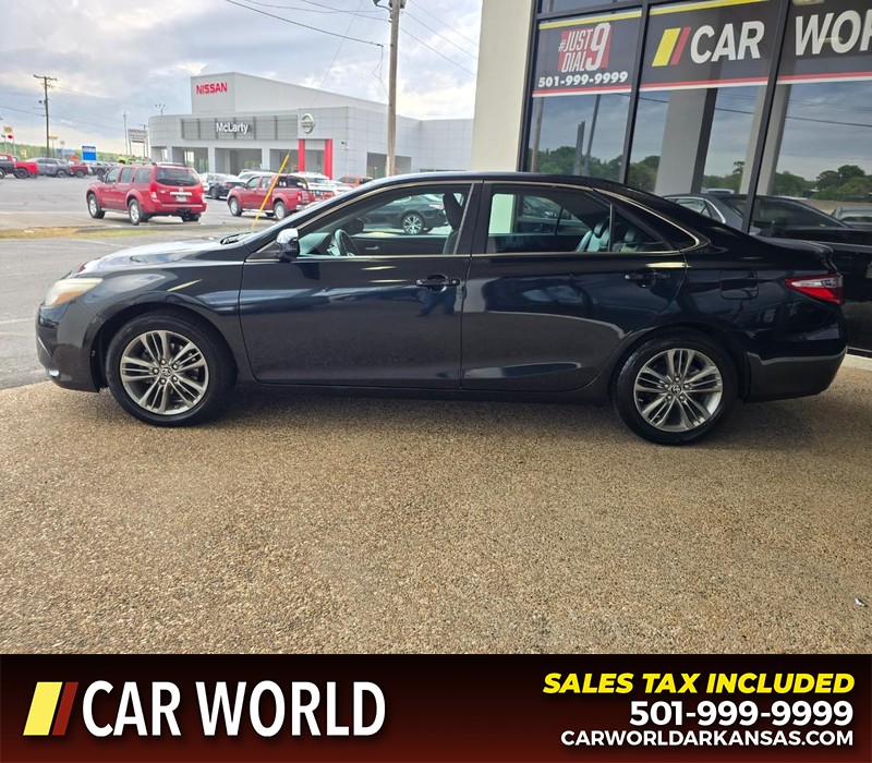 Toyota Camry Vehicle Full-screen Gallery Image 4