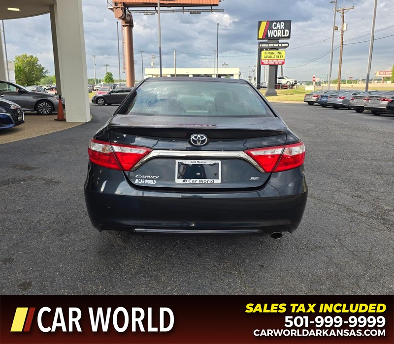 Toyota Camry Vehicle Full-screen Gallery Image 5