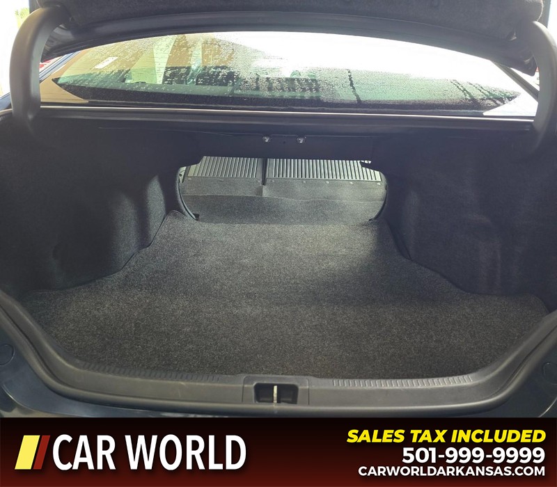 Toyota Camry Vehicle Full-screen Gallery Image 14