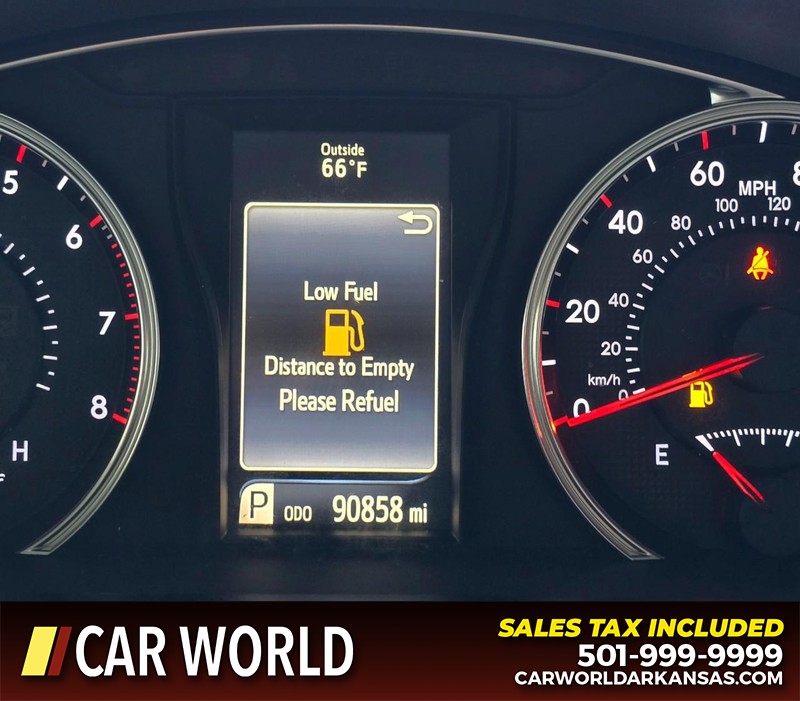 Toyota Camry Vehicle Full-screen Gallery Image 16