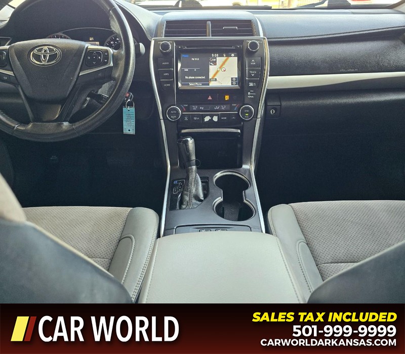 Toyota Camry Vehicle Full-screen Gallery Image 18