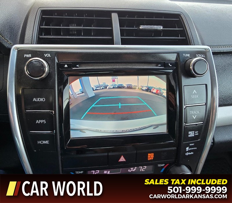 Toyota Camry Vehicle Full-screen Gallery Image 19