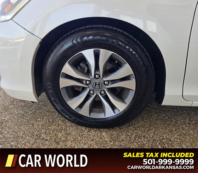 Honda Accord Sedan Vehicle Full-screen Gallery Image 6