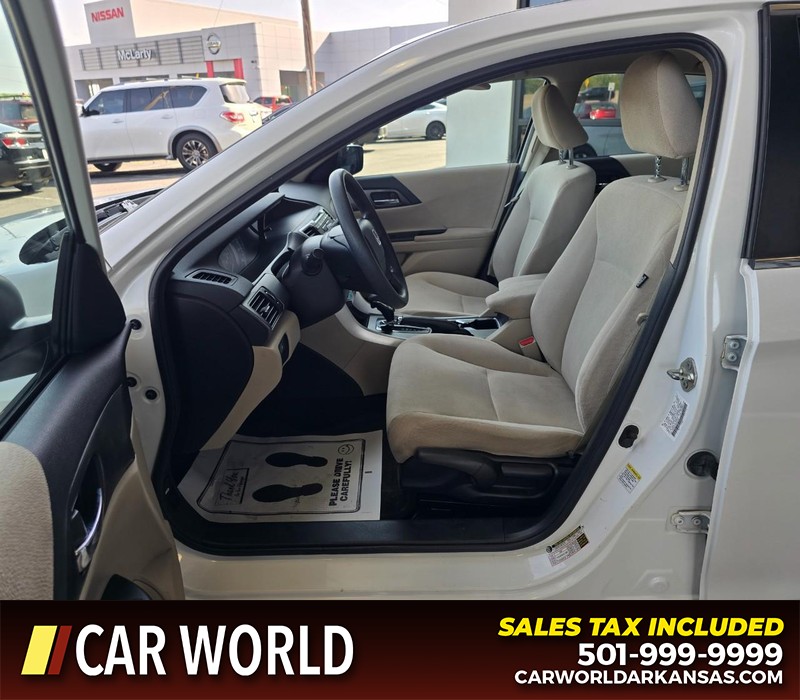 Honda Accord Sedan Vehicle Full-screen Gallery Image 8