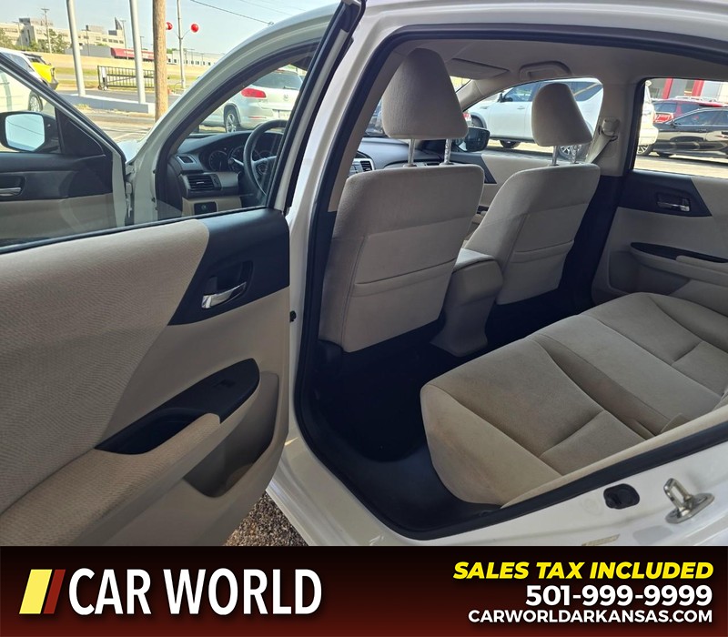 Honda Accord Sedan Vehicle Full-screen Gallery Image 9