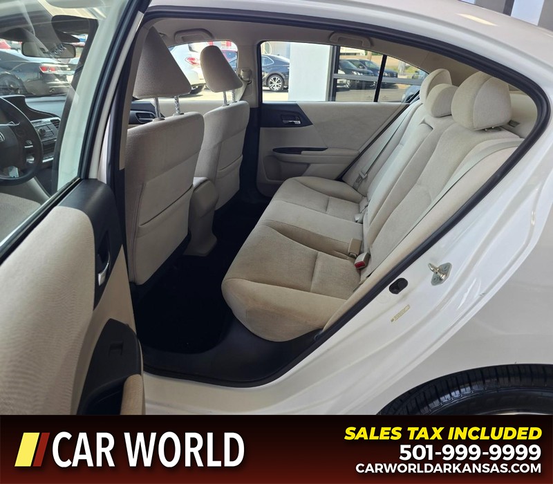 Honda Accord Sedan Vehicle Full-screen Gallery Image 10