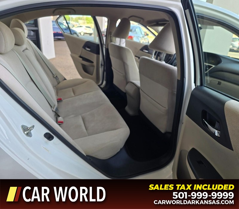 Honda Accord Sedan Vehicle Full-screen Gallery Image 12