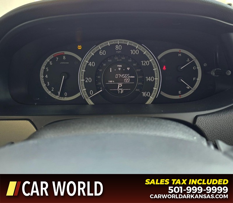 Honda Accord Sedan Vehicle Full-screen Gallery Image 16