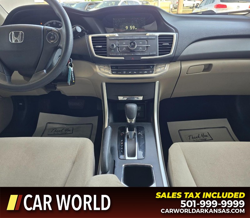 Honda Accord Sedan Vehicle Full-screen Gallery Image 17