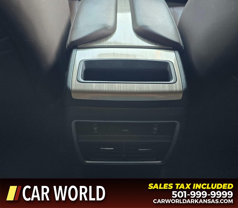 Nissan Murano Vehicle Full-screen Gallery Image 20