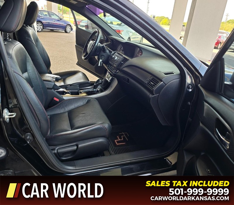 Honda Accord Sedan Vehicle Full-screen Gallery Image 11