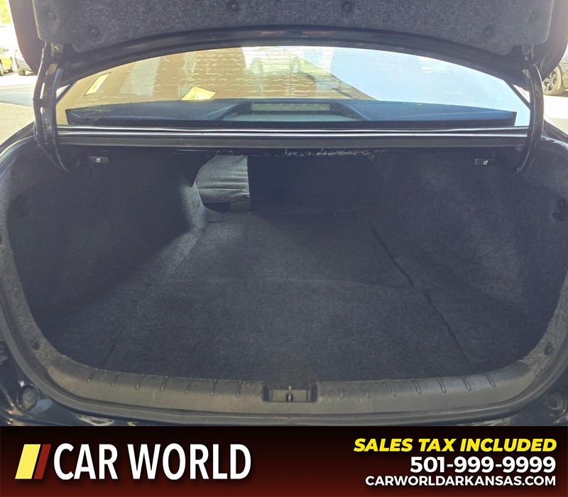 Honda Accord Sedan Vehicle Full-screen Gallery Image 14