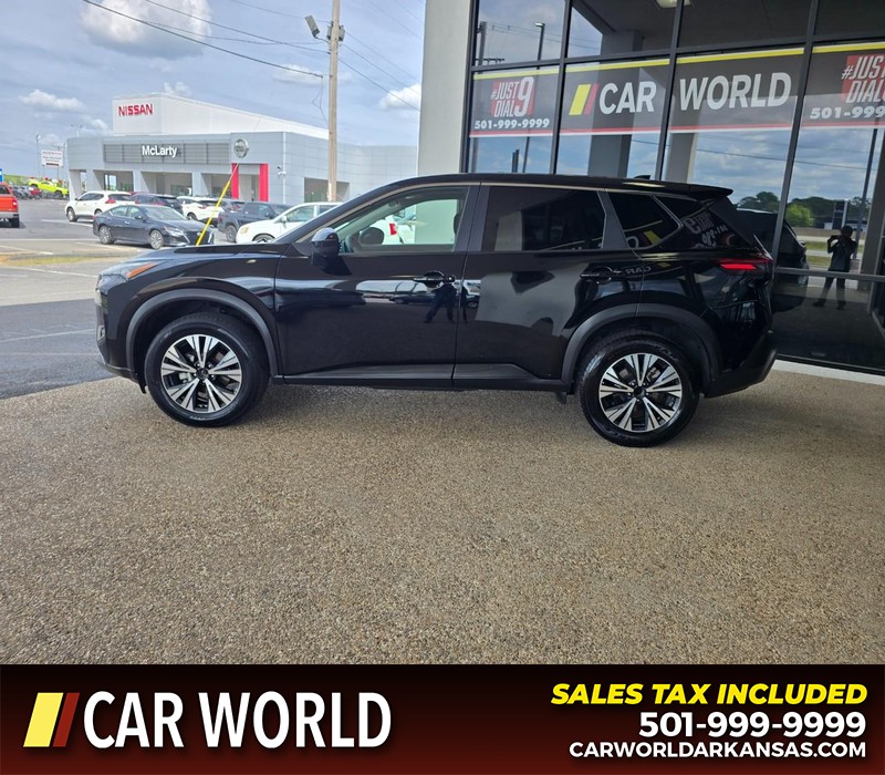 Nissan Rogue Vehicle Full-screen Gallery Image 4