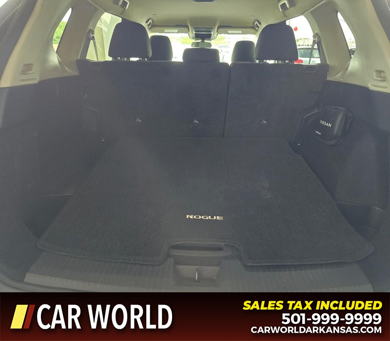 Nissan Rogue Vehicle Full-screen Gallery Image 14