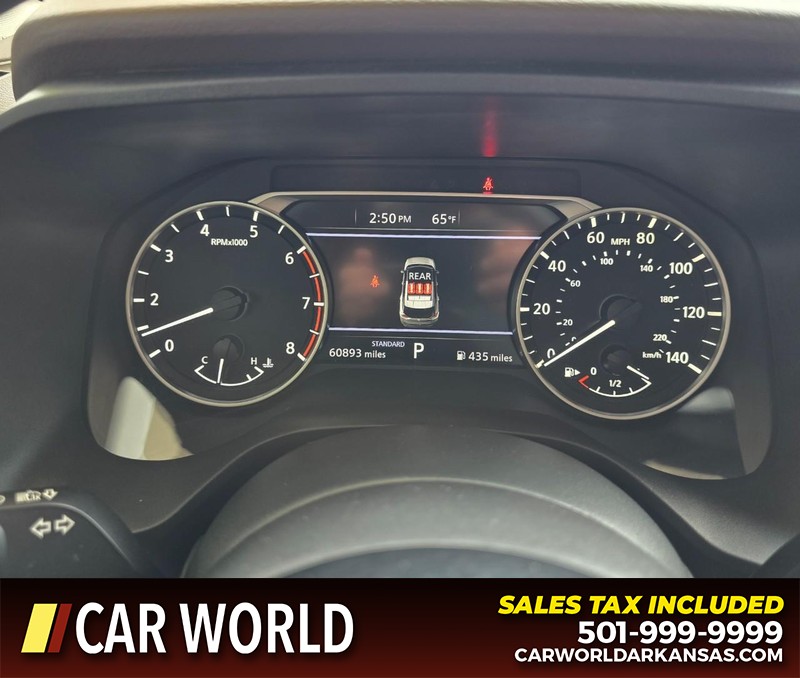 Nissan Rogue Vehicle Full-screen Gallery Image 18