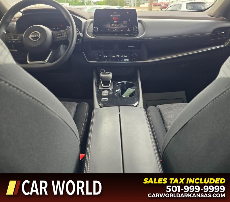 Nissan Rogue Vehicle Full-screen Gallery Image 19