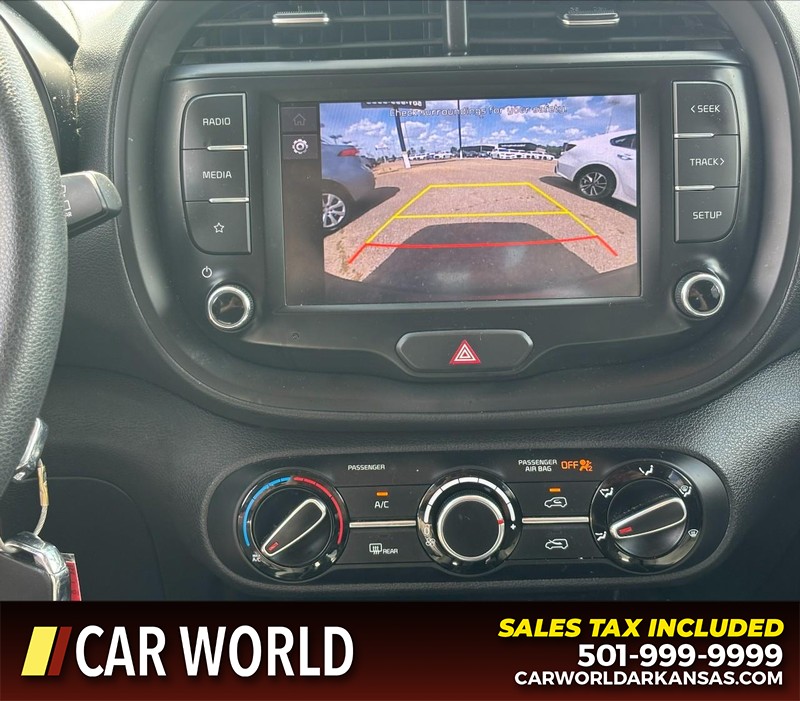 Kia Soul Vehicle Full-screen Gallery Image 18