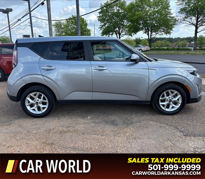 Kia Soul Vehicle Full-screen Gallery Image 2