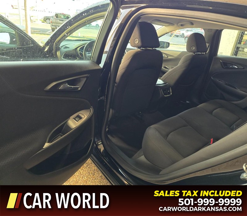 Chevrolet Malibu Vehicle Full-screen Gallery Image 9