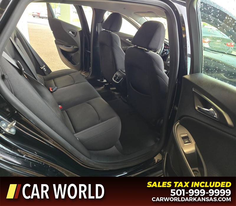 Chevrolet Malibu Vehicle Full-screen Gallery Image 12