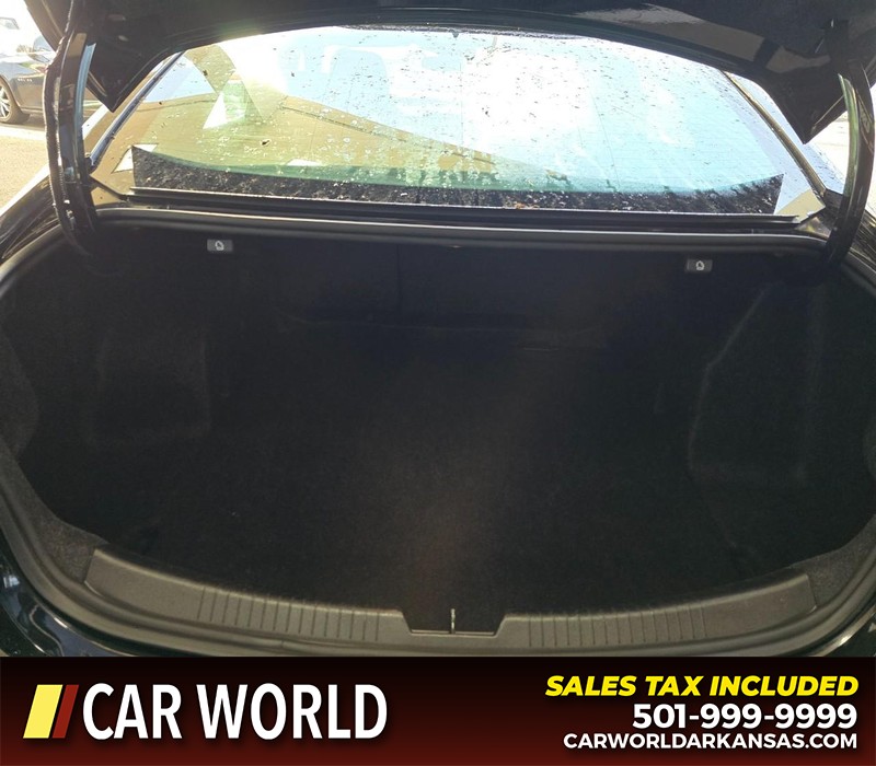 Chevrolet Malibu Vehicle Full-screen Gallery Image 13