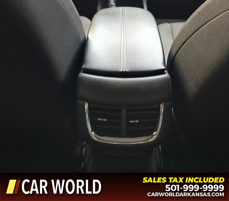 Chevrolet Malibu Vehicle Full-screen Gallery Image 19