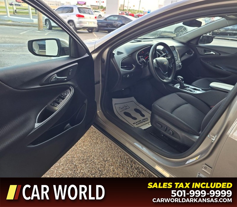 Chevrolet Malibu Vehicle Full-screen Gallery Image 7