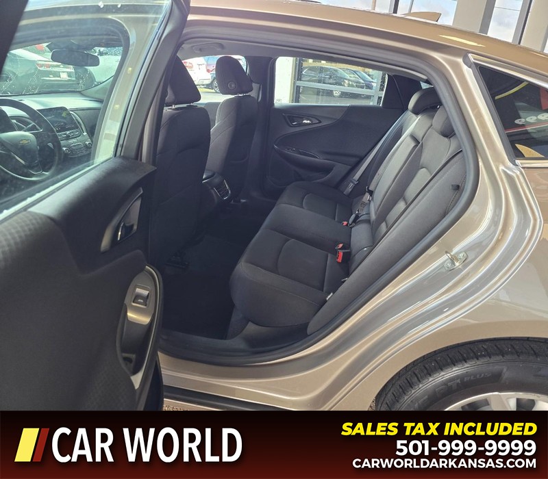 Chevrolet Malibu Vehicle Full-screen Gallery Image 10