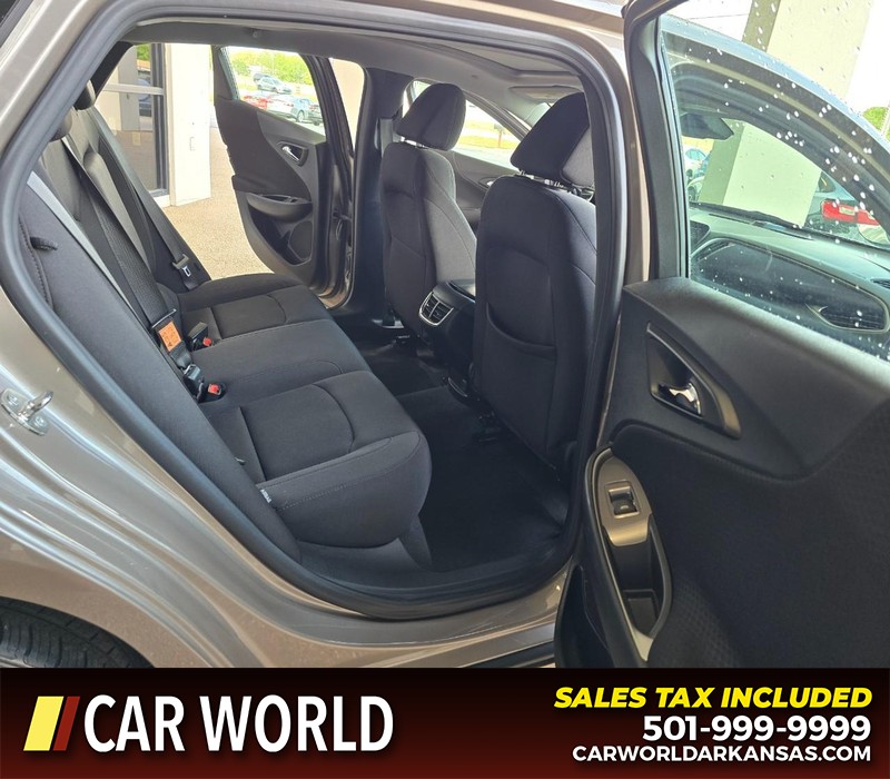 Chevrolet Malibu Vehicle Full-screen Gallery Image 12