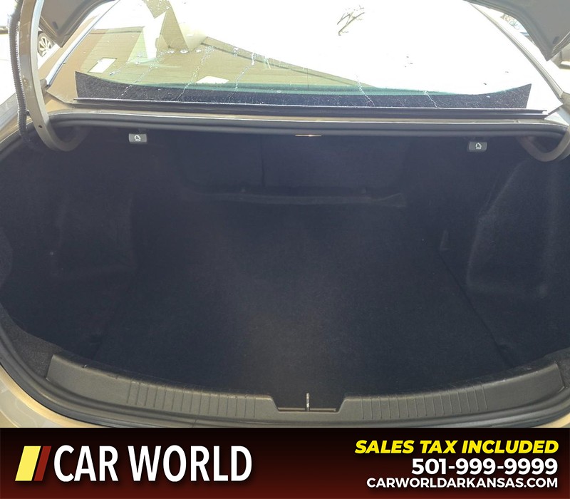 Chevrolet Malibu Vehicle Full-screen Gallery Image 13