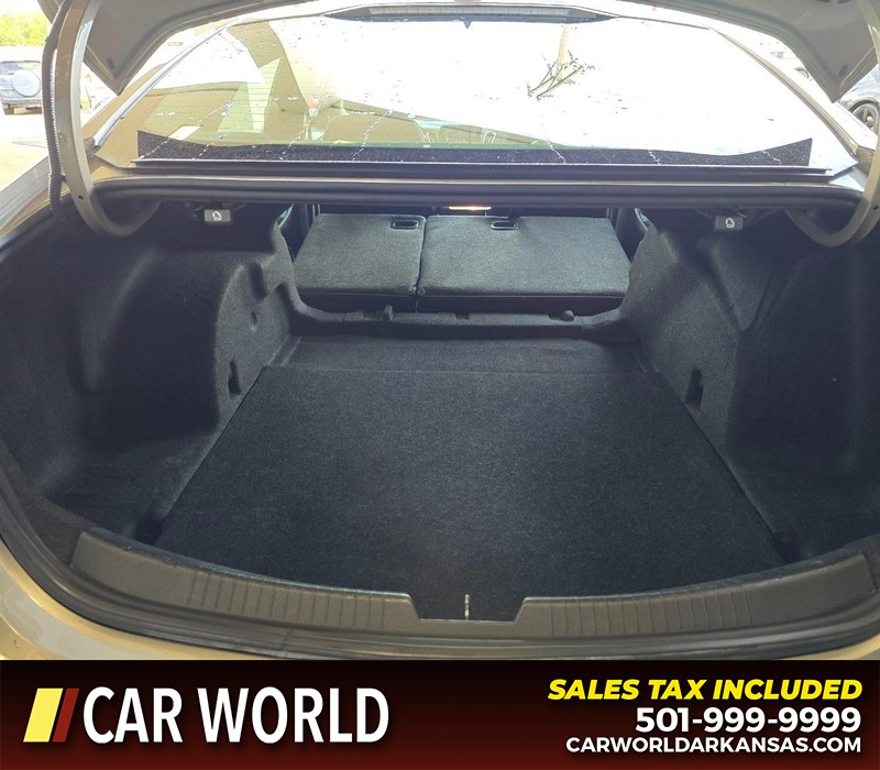 Chevrolet Malibu Vehicle Full-screen Gallery Image 14