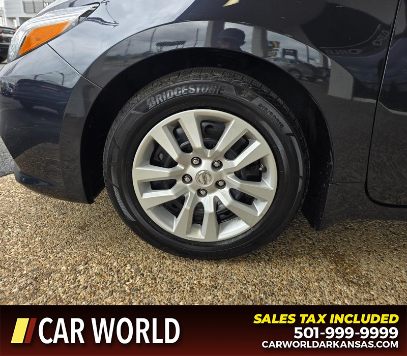 Nissan Altima Vehicle Full-screen Gallery Image 6