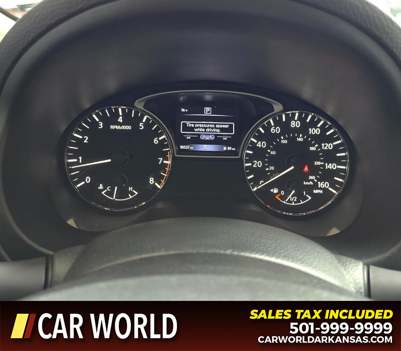 Nissan Altima Vehicle Full-screen Gallery Image 17