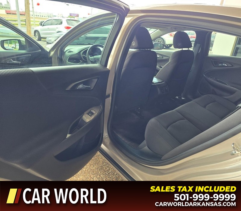 Chevrolet Malibu Vehicle Full-screen Gallery Image 9