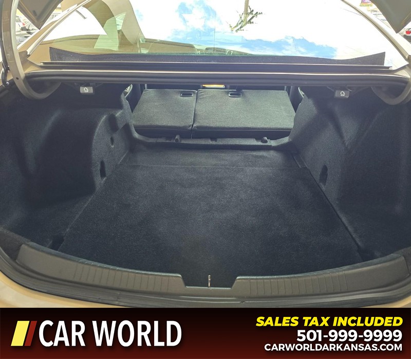 Chevrolet Malibu Vehicle Full-screen Gallery Image 14